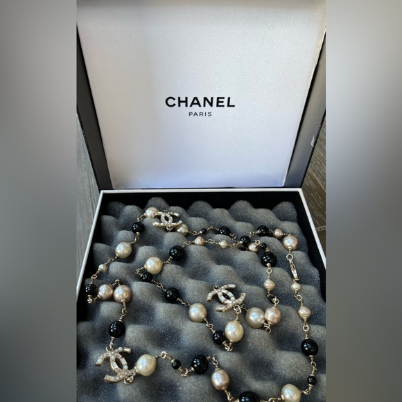 Chanel Necklace - Picture 8 of 9